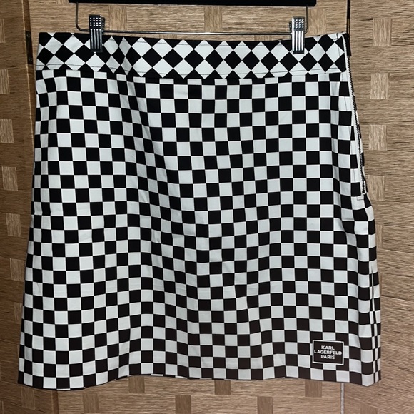 Karl Lagerfeld Paris Checkered Straight Skirt - Large. Perfect NWT condition. - Picture 9 of 10